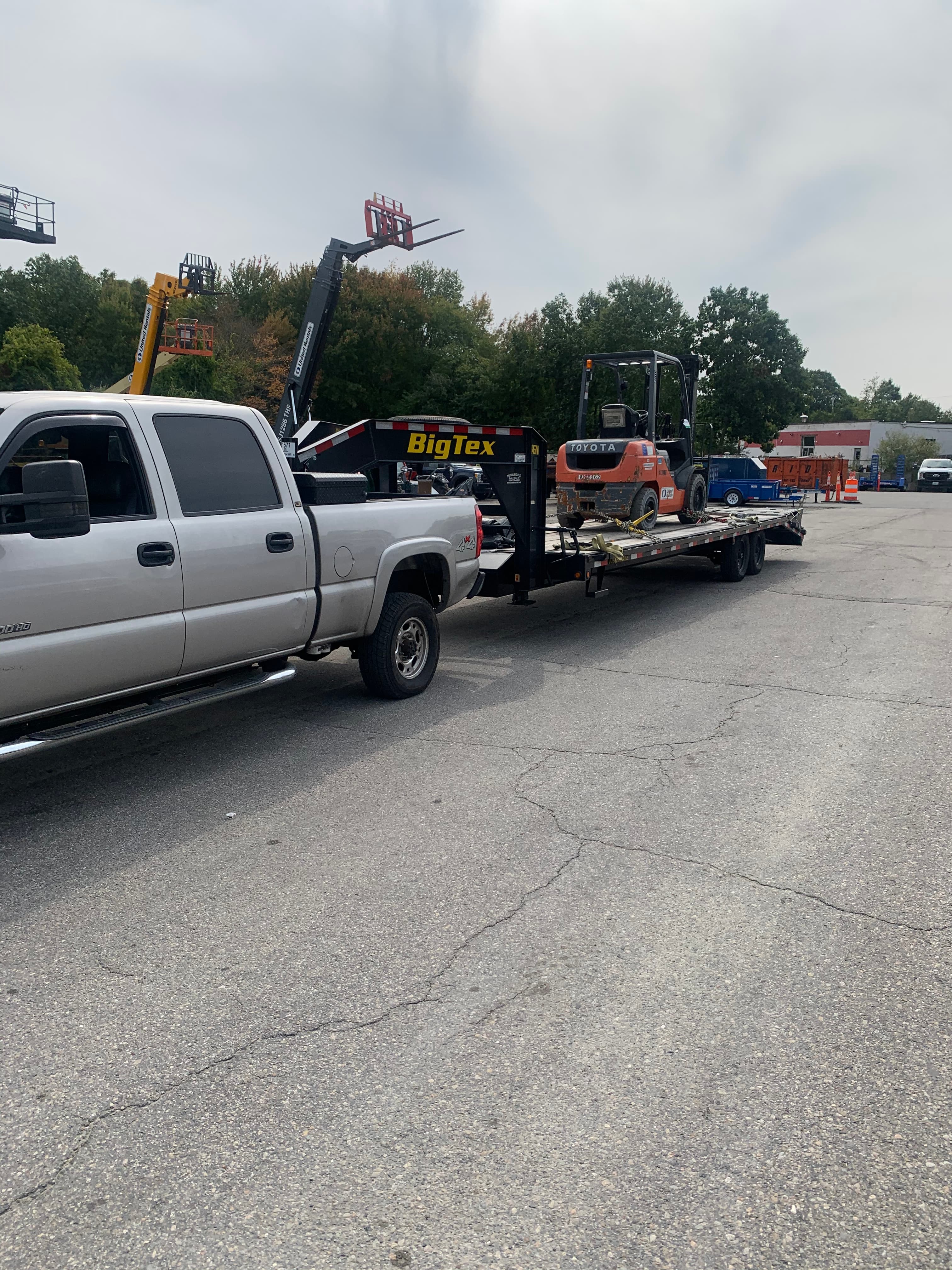 Reis Transporting truck and trailer